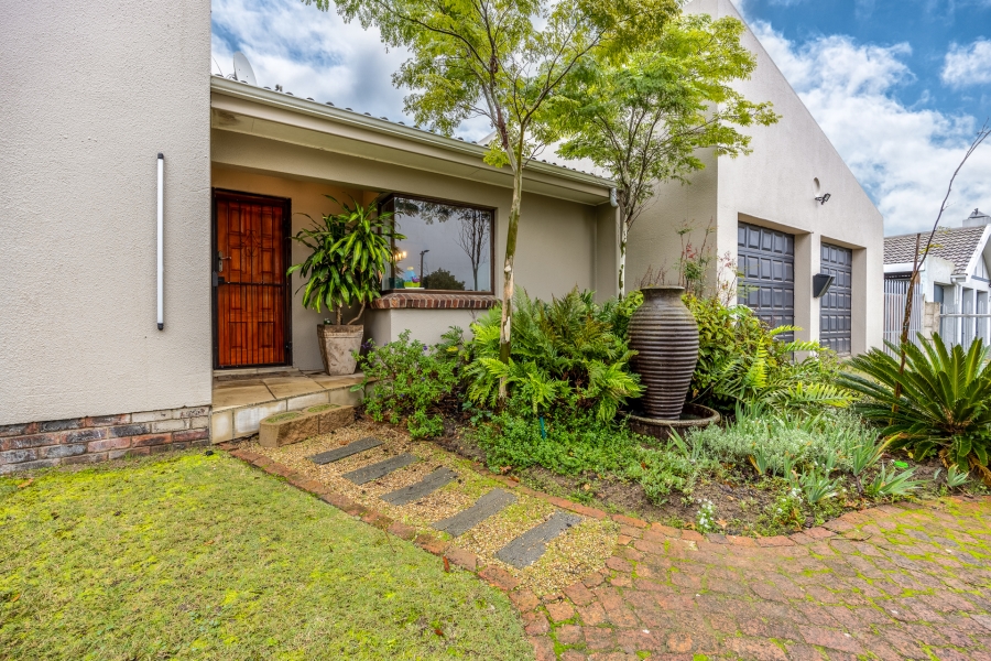 4 Bedroom Property for Sale in Wellway Park Western Cape